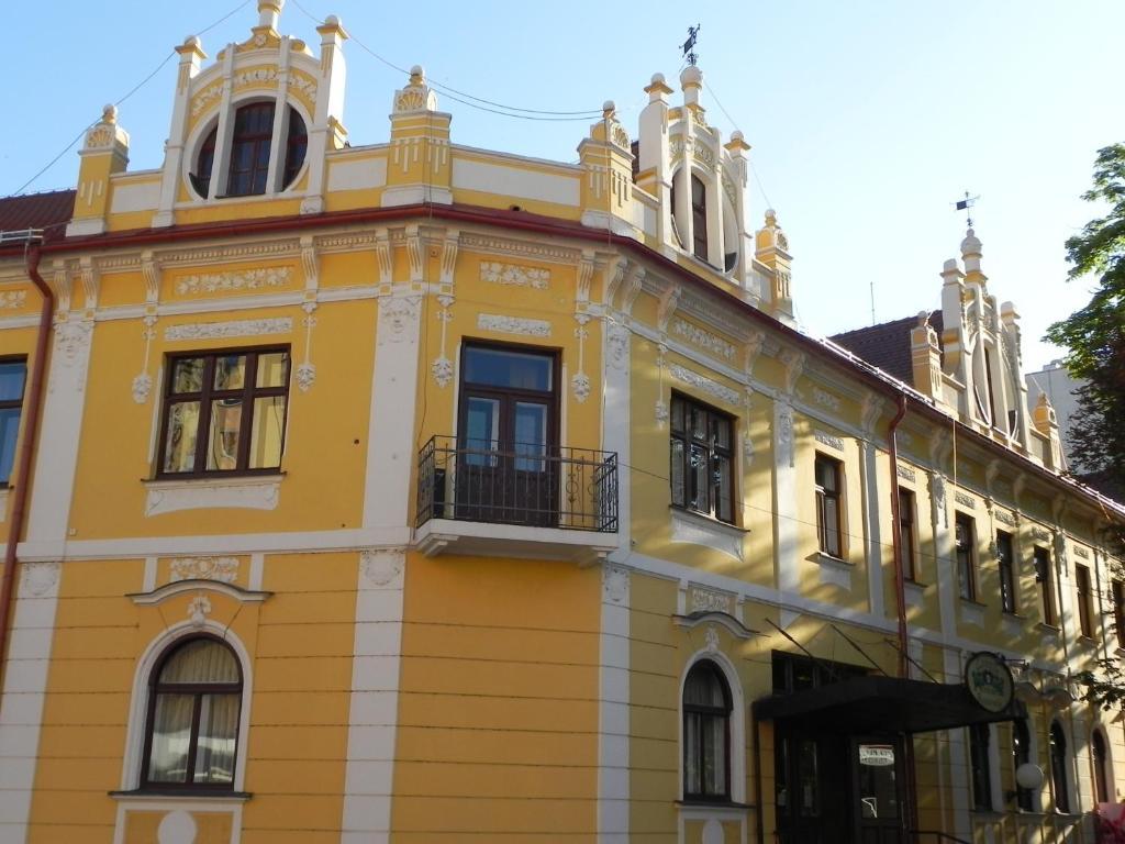 Hotel Zvezda Murska Sobota Ngoại thất bức ảnh